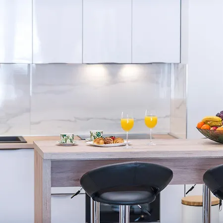 Silver Gold Apartment *