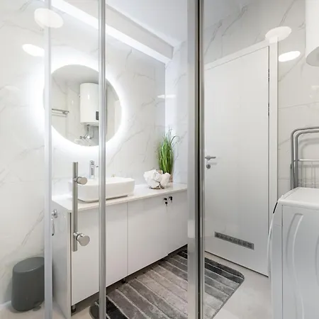 Silver Gold Apartment